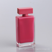 Revestimiento de pintura roja dentro de la botella de perfume vacía a la venta